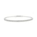 Flexible diamond bangle in white gold